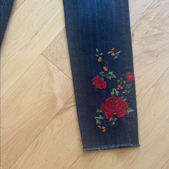DRIFTWOOD NWT’s . Dark Blue Embroidered Ankle Crop Jeans- style Jackie - Picture 3 of 8